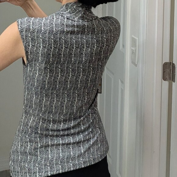 Chaus Sleeves Top, Size S - Picture 6 of 11